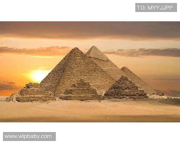 萨拉赫的传奇之路:从埃及小镇到世界足球的璀璨明星 萨拉赫的传奇之路:从埃及小镇到世界足球的璀璨明星